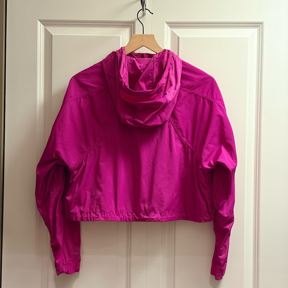 LULULEMON Lightweight Cropped Jacket Windbreaker in Purple Highlight size 4 - Picture 5 of 6